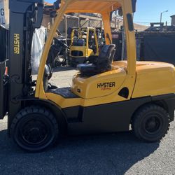 Hyster Forklift 9000 Lbs Pneumatic Tires 