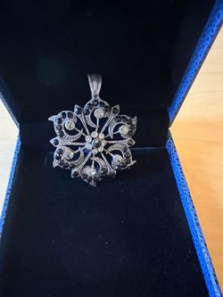 Neckless With Black Stones