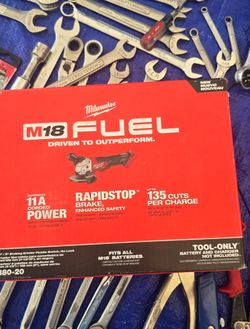Milwaukee
Grinder M18 FUEL 18V Lithium-Ion Brushless Cordless