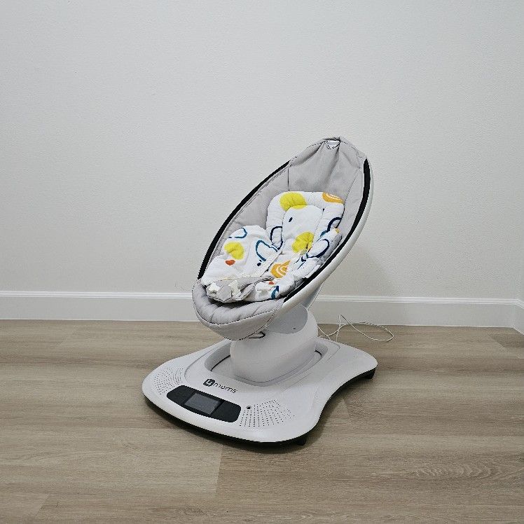 Mamaroo Baby Swing (4moms)