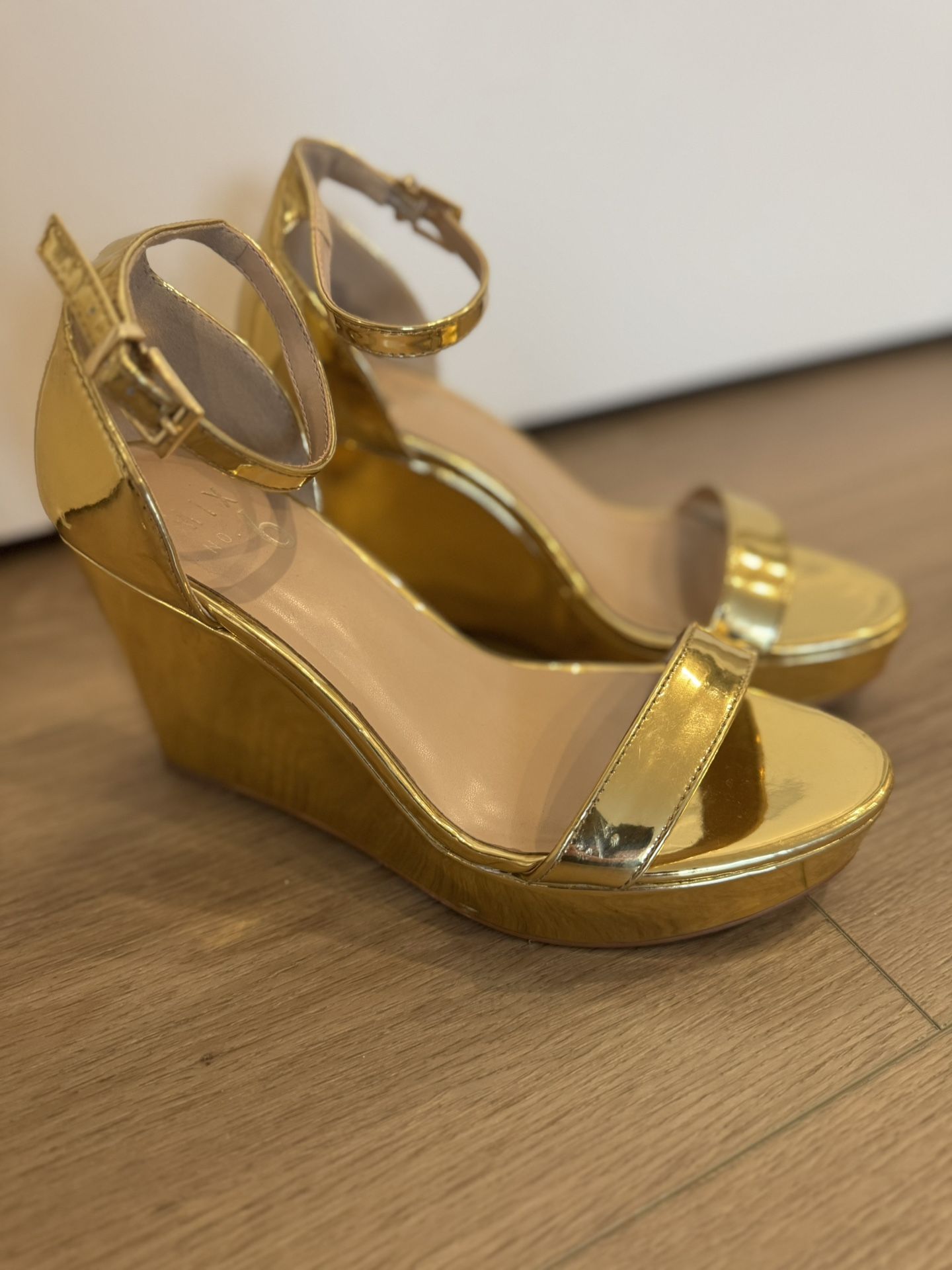 Mix no. 6 Gold Wedges Size 7,5