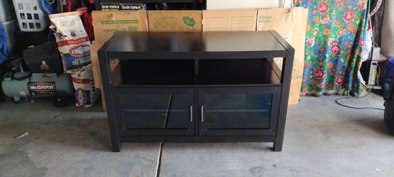 Tv stand/ entertainment center