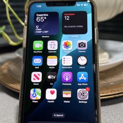 iPhone Xs Max 64 GB Unlocked (Cracked back)