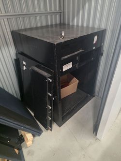 Large commercial safe
