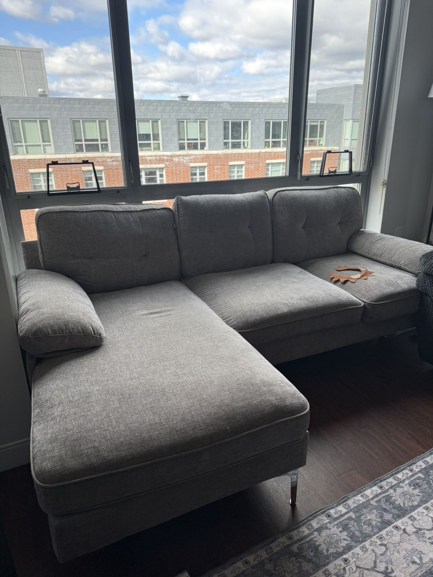 Amazon 82” Modern L-Shaped Sectional Sofa w/ Chaise (Grey) – Excellent Condition