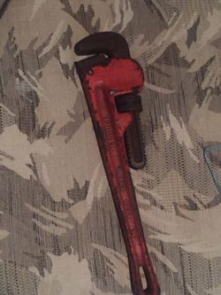 Pipe wrench heavy duty