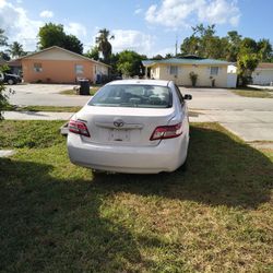 2011 Toyota Camry LE