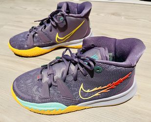 Nike Size 7 Youth/Men