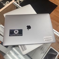 2019 15”MacBook Pro i9 32Ram 1TB SSD