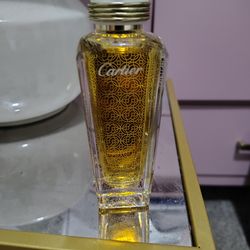 Cartier oud radieux