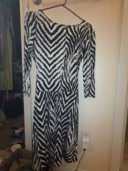 Black & White Zebra Print Midi Dress – Size 6 (Excellent Condition)