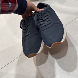 Size 9.5 men’s
