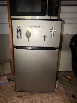 Mini fridge $80