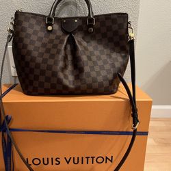  Authentic Louis Vuitton Siena MM Bag in Damier canvas.
