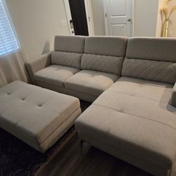Sofa with right facing chaise lounge 
