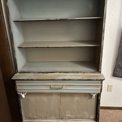 Small Unique Hutch 