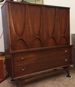 Broyhill Brasilia Gentleman's Chest, mid century modern for Sale in  Seattle, WA - OfferUp