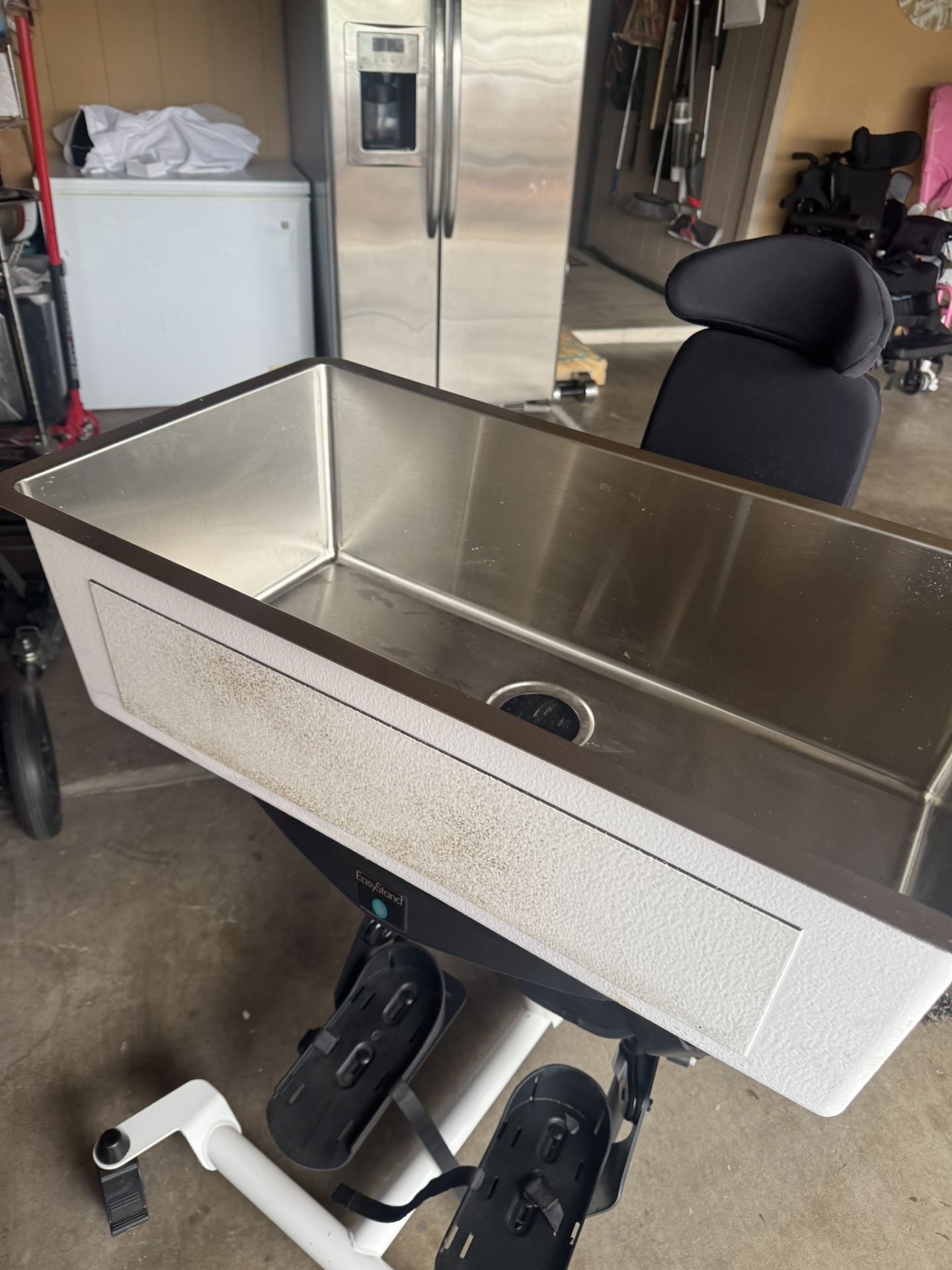 Elkay Crosstown 33 in. Undermount Single Bowl 16-Gauge Stainless Steel Kitchen Sink open box