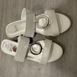 8wide Women’s Sandals