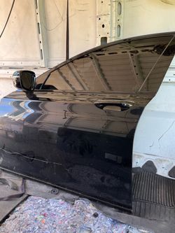 17 BMW d750i drivers side door with mirror (parts only)