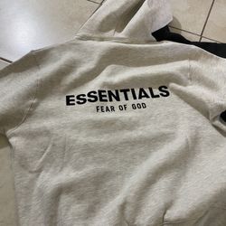 Essential Hoodie 