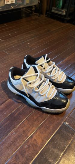 Jordan 11 Low “Concord”