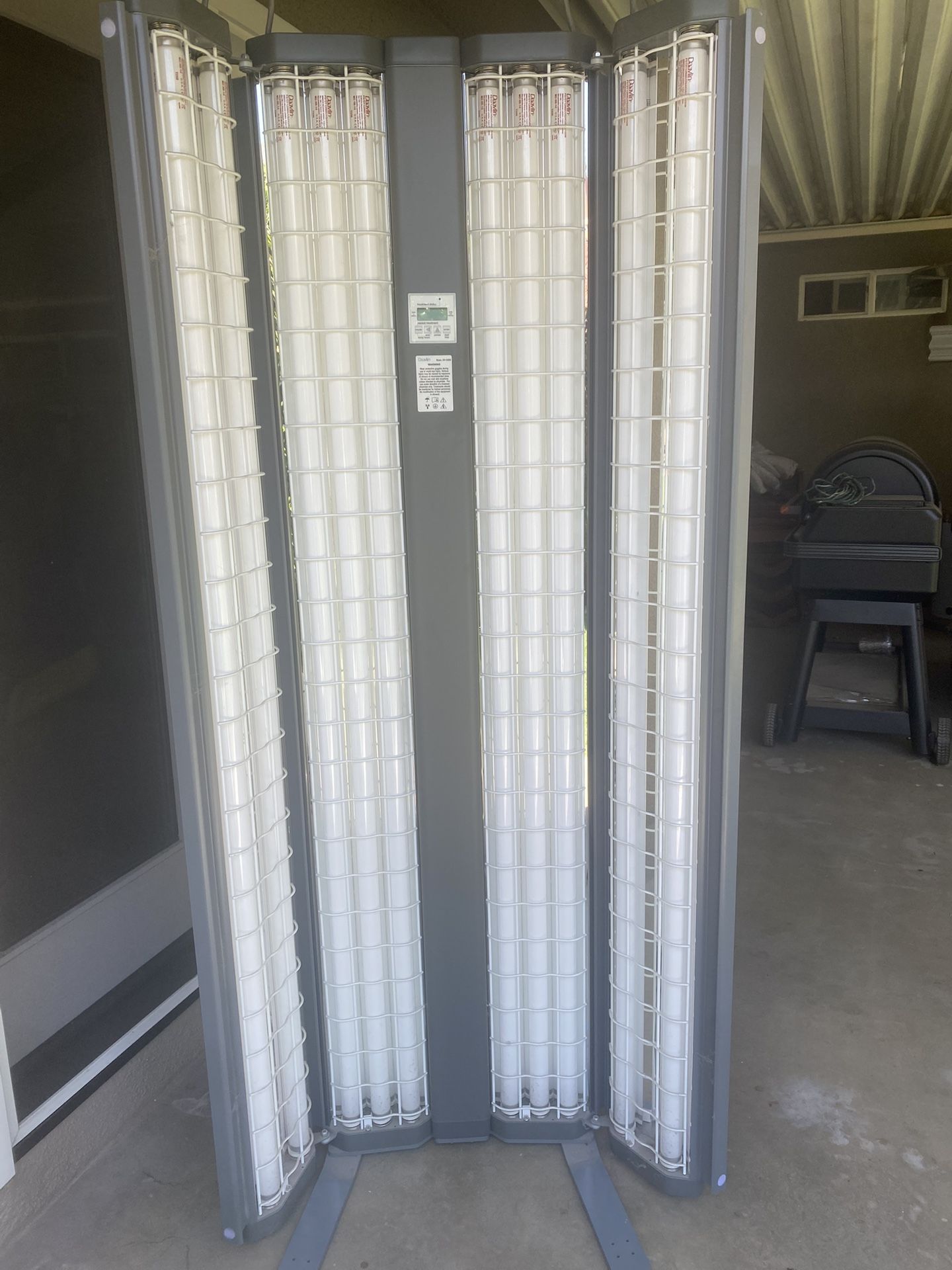 Daavlin Series Full Body Lamp