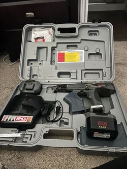 Senco DuraSpin 14.4V Cordless Auto Feed Screw Gun Kit DS202-14V