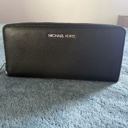 NEW Michael Kors Wallet