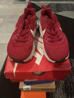 Nike Air max Axis Youth Size 13c