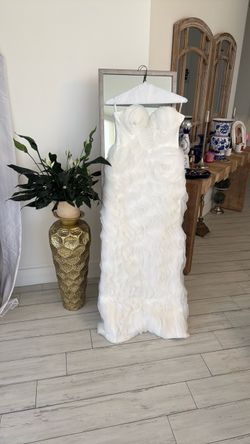 Woman’s white gown