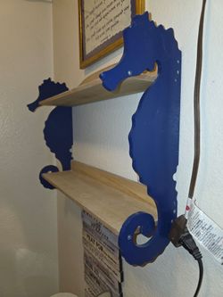 Seahorse shelf