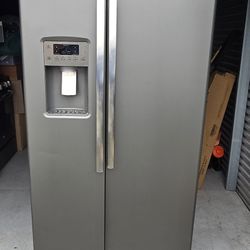 GE Refrigerator 