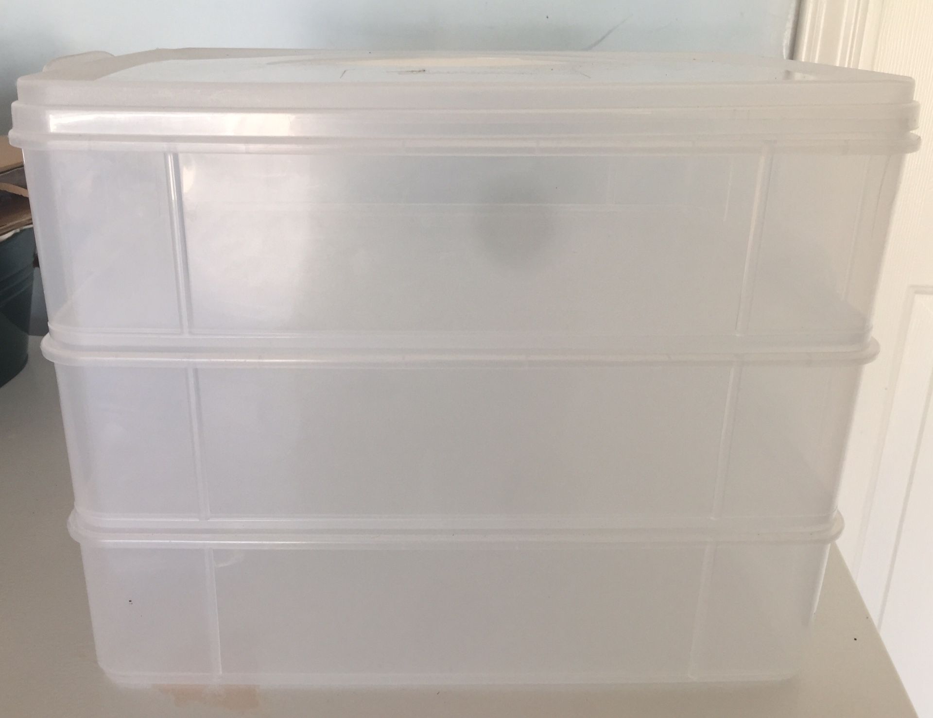 Storage containers