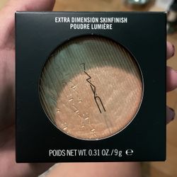MAC Highlighter “Whisper Of Gilt”