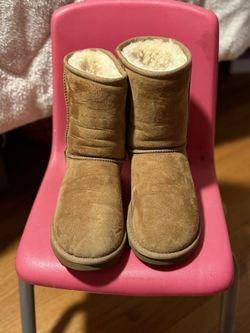 Uggs Size 7 Women