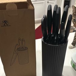 Brand New Knife  6 Blades And Scissors 