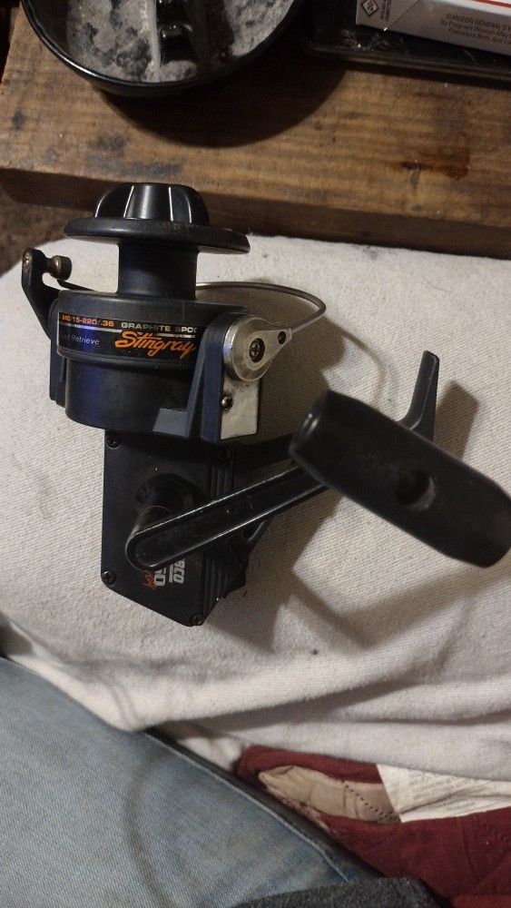 VINTAGE Zebco ZX60 Stingray Graphite Spool Fresh Water Left&Right Handed Spinning Reel (1988)