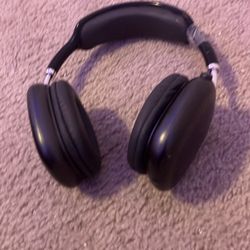 Apple AirPod Maxs*read description*