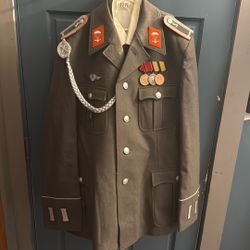 East German Paratrooper Uniform 