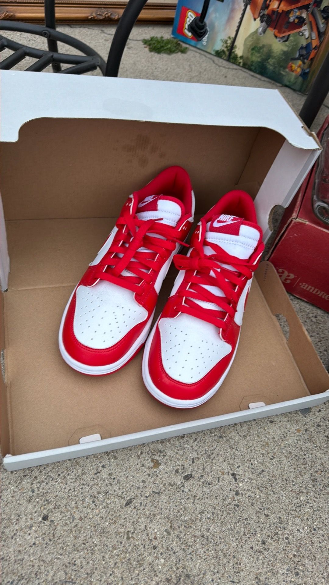 Nike Jordan Red size 9