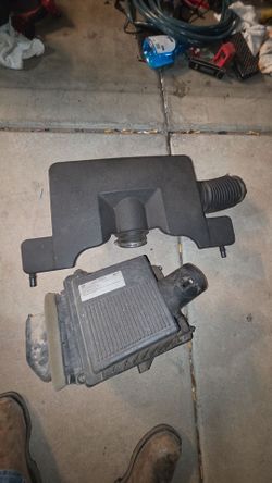 OEM GM Factory Air Intake Box & Tube Assembly (5.3L V8)