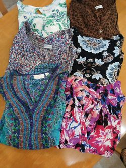 Plus size tops bundle 3X   6 items.  See All pics for brands