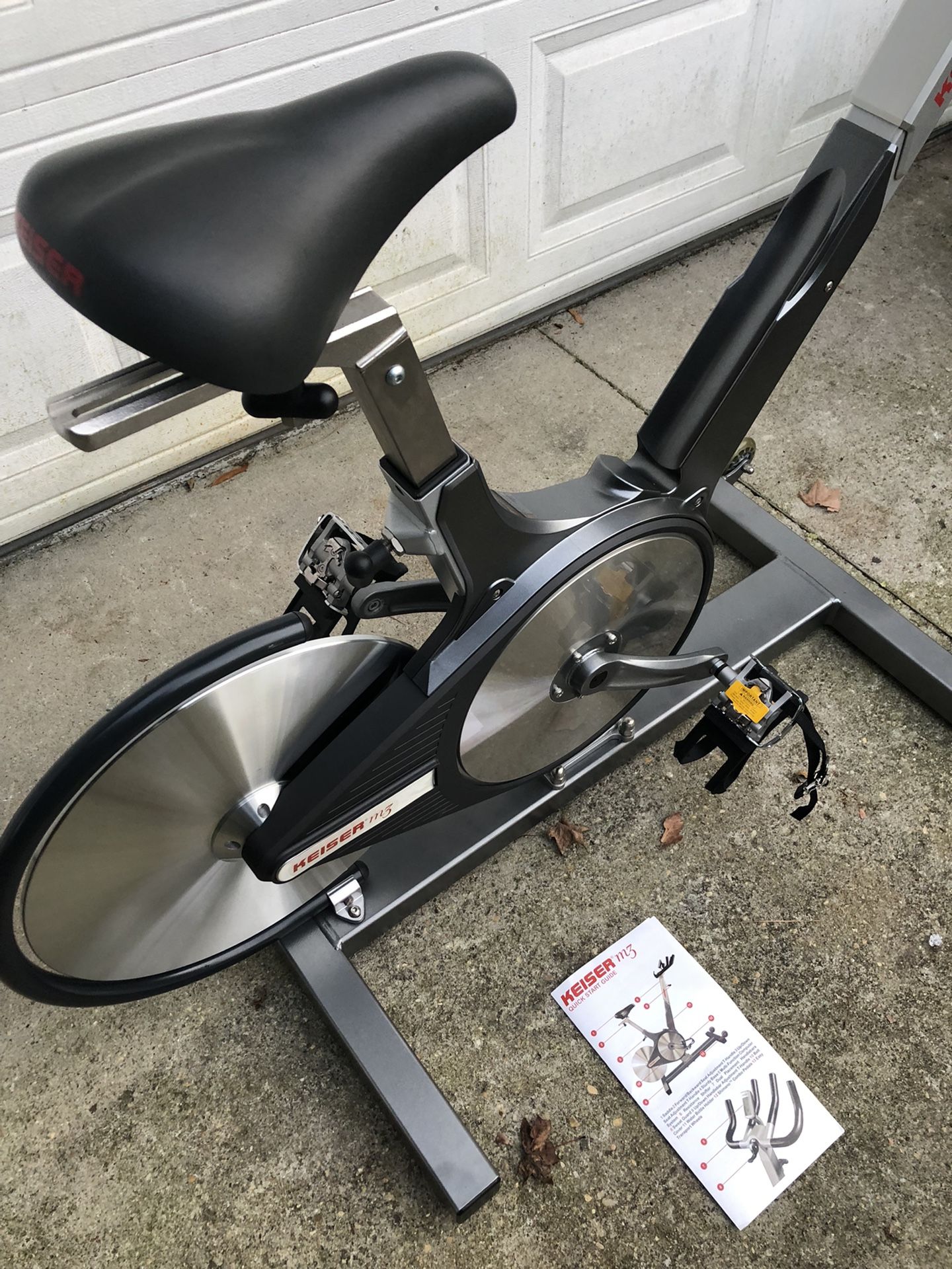 Ipad Keiser M3+ KEISER M3i BLACK INDOOR BIKE INDOOR CYCLING
