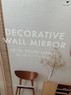 Round mirror