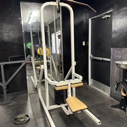 Commercial Lat Pulldown Adjustable 