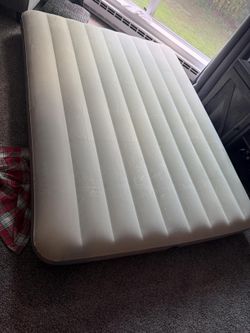 INTEX FULL SIZE AIR MATTRESS