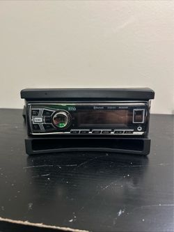 Boss Audio Systems 611UAB Single-DIN Multimedia Player.