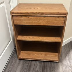 31”25”15,5” shelf on the wheels