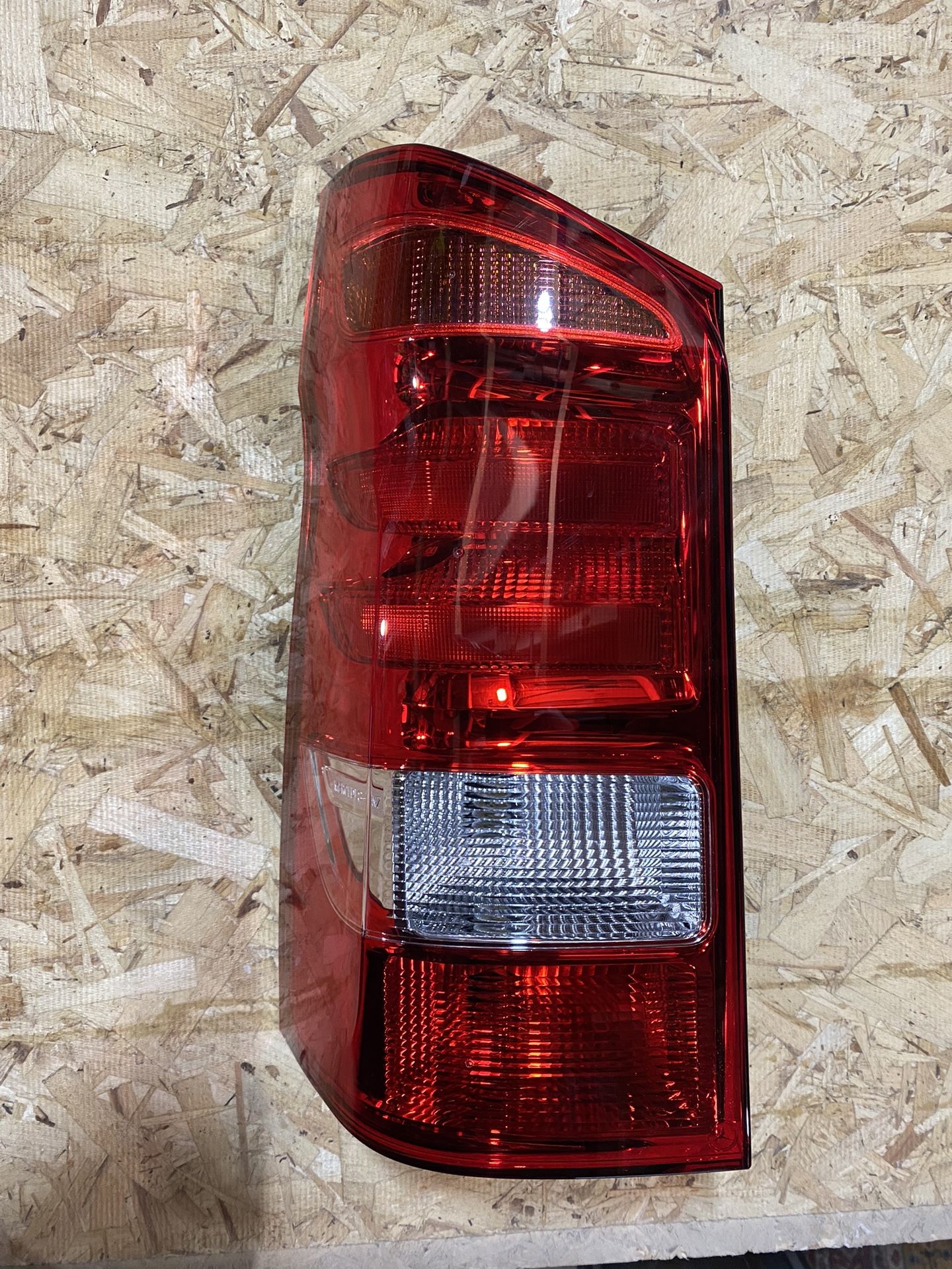 NEW MERCEDES-BENZ VITO REAR LEFT TAIL LIGHT